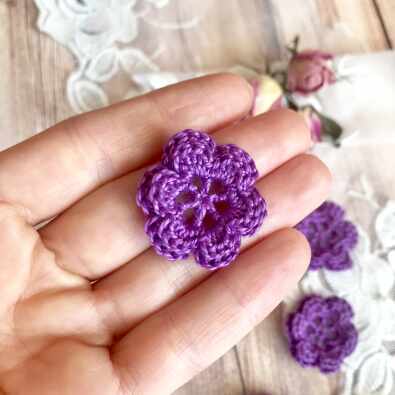 Вязаный цветок "Шестилистник", двойной, фиолетовый, штука